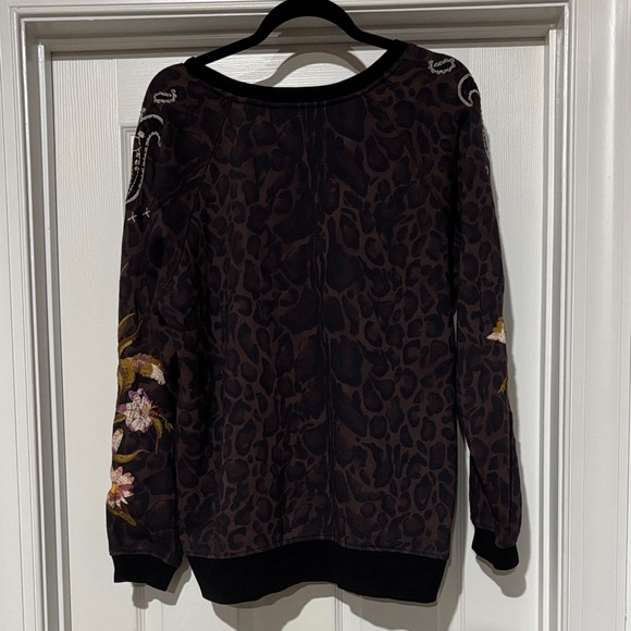 Johnny Was Brown Leopard Print Sweatshirt Size Large - Picture 3 of 4